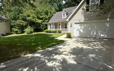 Photo of Matthew G.'s yard after getting lawn care in Waukegan, IL