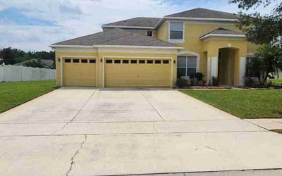Photo of Iris P.'s yard after getting lawn care in Mount Dora, FL