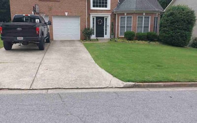 Photo of Tanesha S.'s yard after getting lawn care in Milwaukee, WI