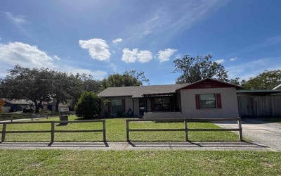 Photo of David W.'s yard after getting lawn care in Seffner, FL