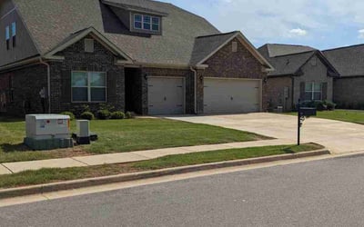 Photo of Lynn C.'s yard after getting lawn care in Anniston, AL