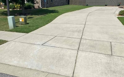 Photo of Britt S.'s yard after getting lawn care in Huntsville, AL