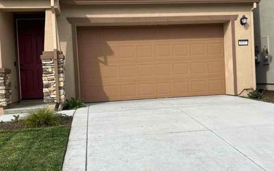 Photo of Kristen M.'s yard after getting lawn care in Sacramento, CA
