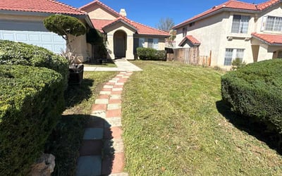 Photo of Garland S.'s yard after getting lawn care in Palmdale, CA