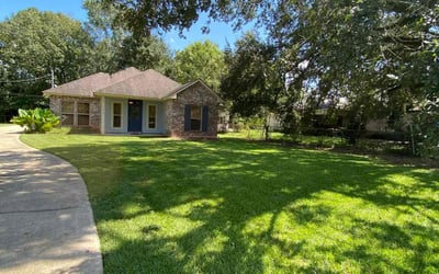 Photo of Jennifer P.'s yard after getting lawn care in Zachary, LA
