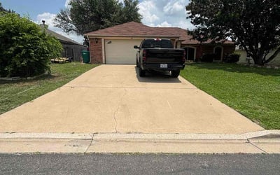 Photo of Jonathan B.'s yard after getting lawn care in Converse, TX