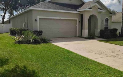 Photo of Darian W.'s yard after getting lawn care in Tavares, FL