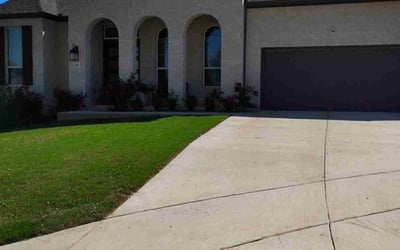 Photo of Ginger J.'s yard after getting lawn care in Georgetown, TX