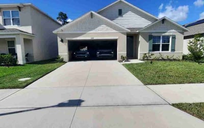 Photo of William S.'s yard after getting lawn care in Irving, TX