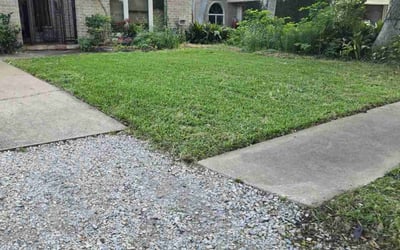 Photo of Ann W.'s yard after getting lawn care in Houston, TX