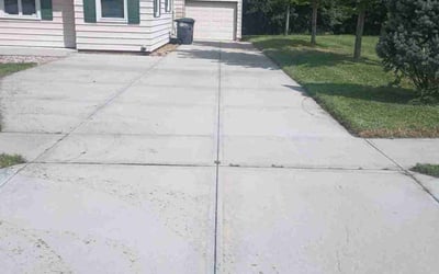 Photo of Gerrit S.'s yard after getting lawn care in Carbondale, IL
