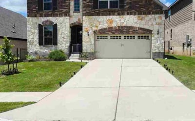 Photo of Elissa H.'s yard after getting lawn care in Akron, OH