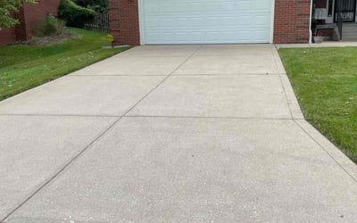 Photo of Britni S.'s yard after getting lawn care in Wallingford, CT