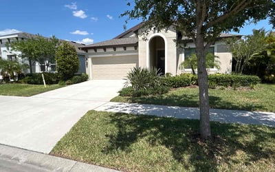 Photo of Ingra D.'s yard after getting lawn care in Apollo Beach, FL
