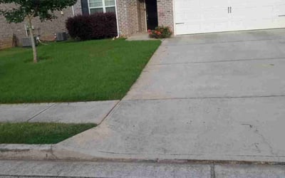 Photo of Dee H.'s yard after getting lawn care in Wells, ME
