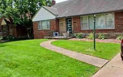 Photo of Sibby L.'s yard after getting lawn care in Saint Peters, MO