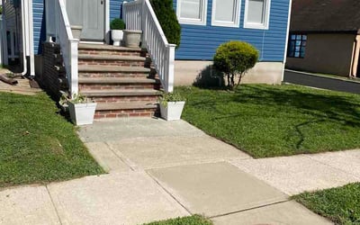 Photo of Erica M.'s yard after getting lawn care in Justice, IL