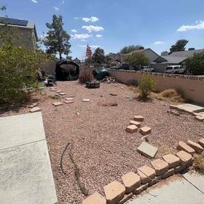 Leaf Removal by Vegas Lawn Guru reviewed on December 1, 2024