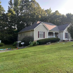 Bush Trimming by Right On Time services reviewed on August 5, 2022