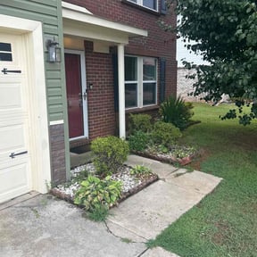 Bush Trimming by Sargent Lawncare reviewed on June 19, 2024