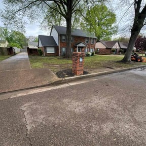 Leaf Removal by St Charles Services reviewed on August 7, 2022