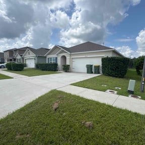Bush Trimming by F&M LAWNCARE reviewed on May 25, 2022