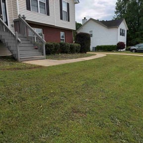 Flower Bed Weeding by J&j lawn care reviewed on July 13, 2022