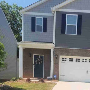 Bush Trimming by Lewis Lawn Service reviewed on July 22, 2022