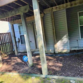 Flower Bed Weeding by Greg's gardens reviewed on October 24, 2024