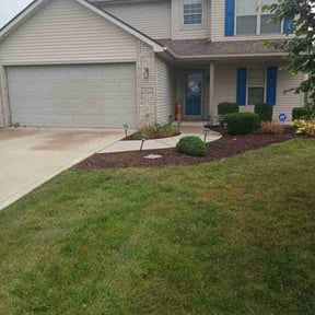 Weeding by River City Lawn Service reviewed on June 1, 2022