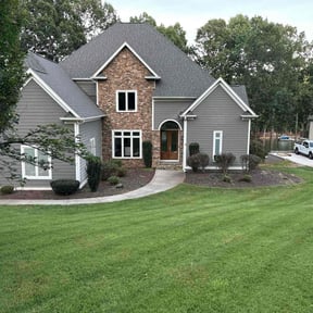 Bush Trimming by Text 2 Cut Lawn Care LLC reviewed on June 18, 2022