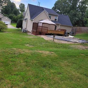 Weeding by Royal Scenery LLC reviewed on July 18, 2022