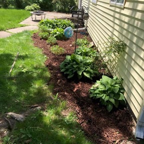 Mulching by Veterans lawn services reviewed on December 24, 2021