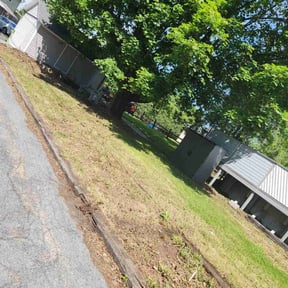 Leaf Removal by Cobb Lawn Care reviewed on April 16, 2022