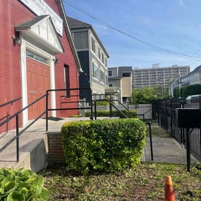 Bush Trimming by Captain Sparrow lawn care reviewed on June 10, 2020
