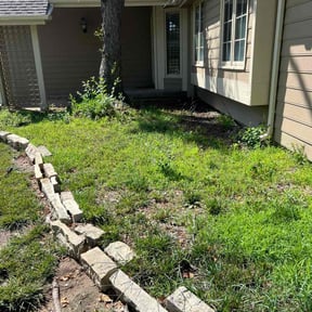 Flower Bed Weeding by Lawn Mowing Sccott reviewed on July 22, 2022