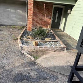 Flower Bed Weeding by Mark Grammer reviewed on May 27, 2022