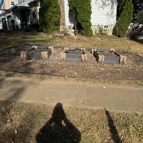 Flower Bed Weeding by Joseph Fullner reviewed on April 28, 2022