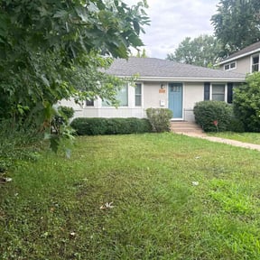 Bush Trimming by Jackman's Lawn Care reviewed on August 5, 2022