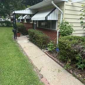 Bush Trimming by Lawn Enforcement Lawn Care LLC reviewed on January 4, 2025