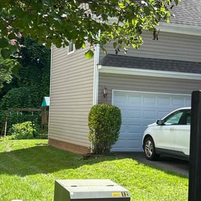 Bush Trimming by XL lawn mowing reviewed on April 30, 2022
