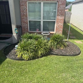 Flower Bed Weeding by Brent's Lawn Maintenance reviewed on July 24, 2021