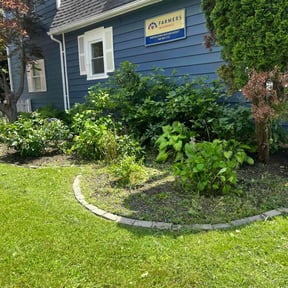 Flower Bed Weeding by Sosa's Lawn Care & Design LLC reviewed on November 15, 2024