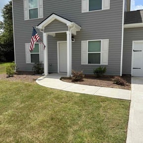 Flower Bed Weeding by Leek's Lawn Life reviewed on July 3, 2025