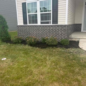 Flower Bed Weeding by Lawn Me Up Landscape reviewed on May 10, 2022