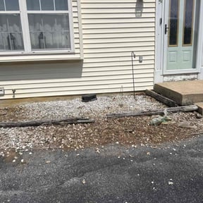 Weeding by Quality Lawn Care reviewed on July 14, 2022