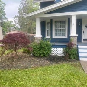 Flower Bed Weeding by Santos Galeno reviewed on May 31, 2022