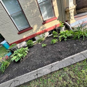 Flower Bed Weeding by Rios Enterprise Lawn Mowing Services LLC reviewed on March 23, 2023