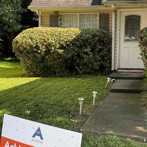 Bush Trimming by Loop's Landscaping reviewed on July 30, 2022