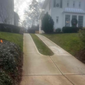 Cleanups by B&t lawn servicee reviewed on July 11, 2022